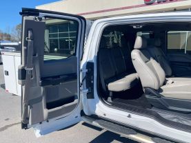 2017 FORD F250 SUPER DUTY SUPER CAB 6.5FT KNAPHEIDE SERVICE BED TRUCK SERVICE/UTILITY TRUCKS V8, 6.2 LITER XL PICKUP 4D - Eddies Auto Sales