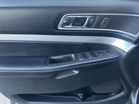 2017 Ford Explorer Xlt Sport Utility 4d - Image 17