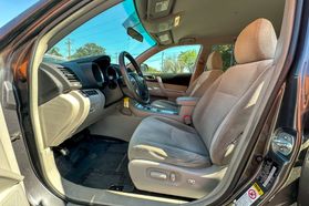 2011 TOYOTA HIGHLANDER SUV - AUTOMATIC - Gentle Carmen Auto
