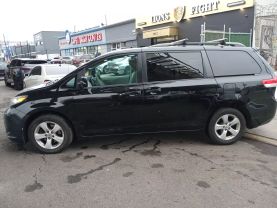 2012 TOYOTA SIENNA