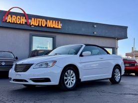 2011 CHRYSLER 200