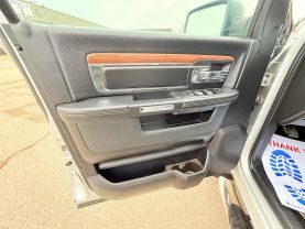 2017 RAM 1500 CREW CAB PICKUP V8, HEMI, 5.7 LITER LARAMIE PICKUP 4D 5 1/2 FT