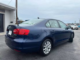 Used 2012 VOLKSWAGEN JETTA SEDAN 5-CYL, 2.5 LITER 2.5L SE SEDAN 4D - LA Auto Star located in Virginia Beach, VA