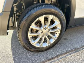 2019 Jeep Cherokee - Image 22