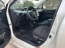 2019 TOYOTA PRIUS