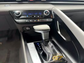 2023 Hyundai Elantra - Image 19