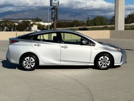 2016 TOYOTA PRIUS HATCHBACK 4-CYL, HYBRID, 1.8 LITER TWO HATCHBACK 4D