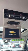 2017 Chevrolet Suburban Premier Sport Utility 4d - Image 21