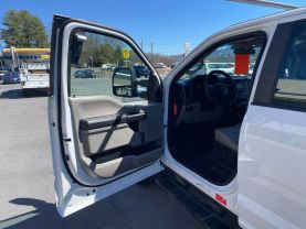 2019 FORD F350 SUPER DUTY CREW CAB 8FT KNAPHEIDE SERVICE BED TRUCK SERVICE/UTILITY TRUCKS V8, 6.2 LITER XL PICKUP 4D - Eddies Auto Sales