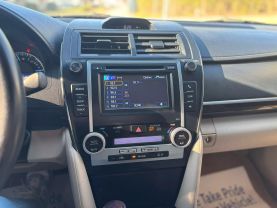 2014 Toyota Camry - Image 14