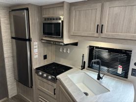 2024 COACHMEN CATALINA SUMMIT 8 RV - 231MKS at T&T Repairables - used car dealership in Spencer, Indiana.
