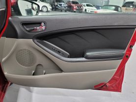 2014 Kia Forte - - Image 25