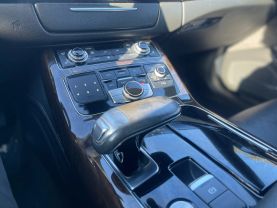 2015 Audi A8 - Image 18
