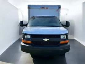 2010 CHEVROLET EXPRESS COMMERCIAL CUTAWAY CUTAWAY V8, 6.0 LITER VAN CAB-CHASSIS 2D