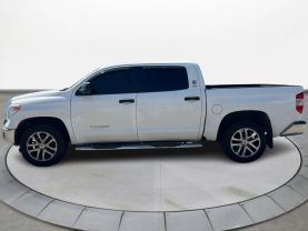 2017 TOYOTA TUNDRA CREWMAX