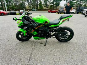 2023 KAWASAKI ZX400SPFNL NINJA ZX-4RR KRT SPORTBIKES - -