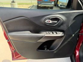 2019 JEEP CHEROKEE SUV 4-CYL, ZERO EVAP, 2.4 LITER LATITUDE PLUS SPORT UTILITY 4D