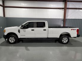 2017 Ford F250 Super Duty Crew Cab - - Image 6