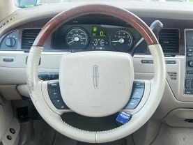 2006 LINCOLN TOWN CAR SEDAN V8, 4.6 LITER SIGNATURE LIMITED SEDAN 4D