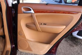 2004 Porsche Cayenne - Image 23