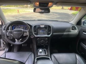 2017 CHRYSLER 300 SEDAN V6, 3.6 LITER 300C SEDAN 4D