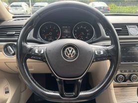 2017 VOLKSWAGEN PASSAT