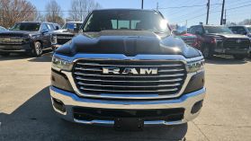 2025 Ram 1500 Crew Cab - Image 2