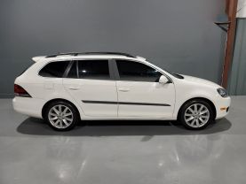 2013 Volkswagen Jetta Sportwagen - - Image 2