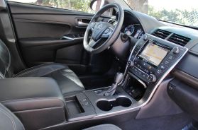 2017 TOYOTA CAMRY
