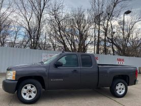 2010 CHEVROLET SILVERADO 1500 EXTENDED CAB PICKUP V6, 4.3 LITER WORK TRUCK PICKUP 4D 6 1/2 FT