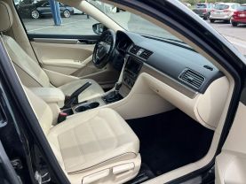 2017 VOLKSWAGEN PASSAT