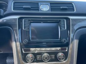 2016 Volkswagen Passat - Image 6