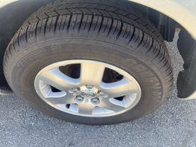 2004 TOYOTA AVALON
