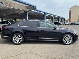 2017 VOLKSWAGEN PASSAT