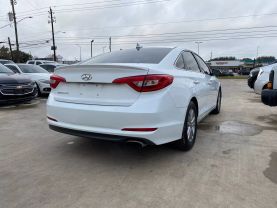 2017 HYUNDAI SONATA SEDAN 4-CYL, PZEV, 2.4 LITER SE SEDAN 4D at Motors On Wheels - used car dealership in Houston, Texas.