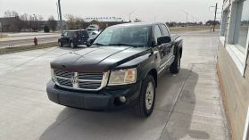 2011 RAM DAKOTA CREW CAB PICKUP V8, FLEX FUEL, 4.7 LITER LARAMIE PICKUP 4D 5 1/4 FT