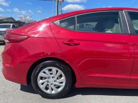2017 Hyundai Elantra - Image 9