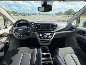 2023 CHRYSLER VOYAGER