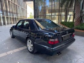 1995 MERCEDES-BENZ E500 - - SEDAN