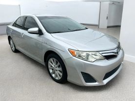 2013 TOYOTA CAMRY SEDAN 4-CYL, HYBRID, 2.5 LITER XLE HYBRID SEDAN 4D