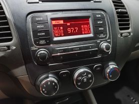 2014 Kia Forte - - Image 32
