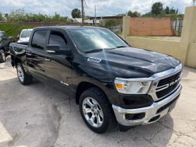 2019 RAM 1500 CREW CAB PICKUP V8, HEMI, 5.7 LITER BIG HORN PICKUP 4D 5 1/2 FT