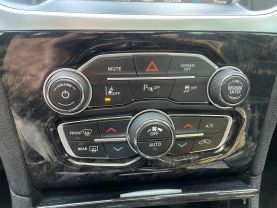 2017 CHRYSLER 300 SEDAN V6, 3.6 LITER 300C SEDAN 4D