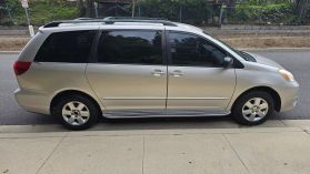 2004 TOYOTA SIENNA LE MINIVAN 4D