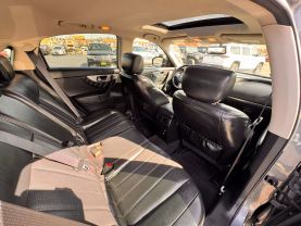2017 INFINITI QX70