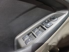 2014 Kia Forte - - Image 31