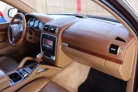 2004 Porsche Cayenne - Image 9