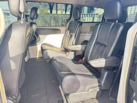 2016 CHRYSLER TOWN & COUNTRY - V6, 3.6 LITER TOURING MINIVAN 4D