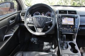 2017 TOYOTA CAMRY