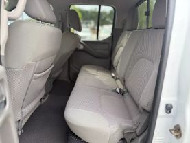 2015 NISSAN FRONTIER CREW CAB PICKUP V6, 4.0 LITER SV PICKUP 4D 5 FT